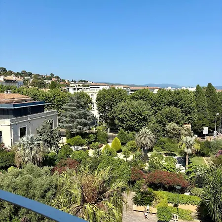 Avec Vue Panoramique En Centre-ville *