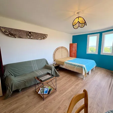 Apartment Avec Vue Panoramique En Centre-ville Hyeres