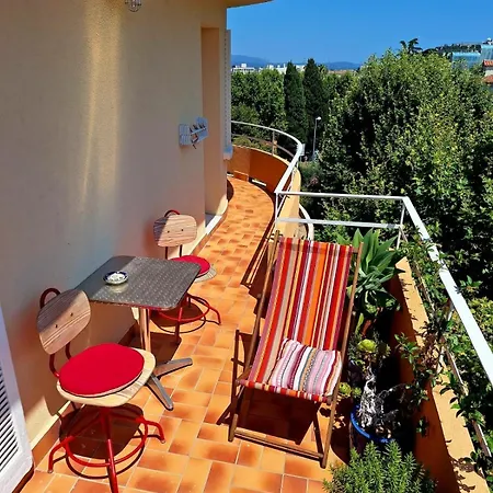 Avec Vue Panoramique En Centre-ville Apartment Hyeres