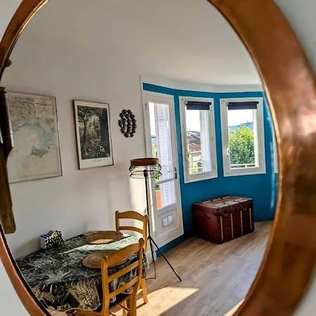 Avec Vue Panoramique En Centre-ville * Hyères