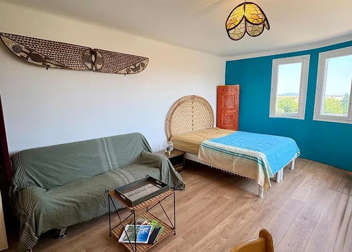 Apartment Avec Vue Panoramique En Centre-ville Hyeres