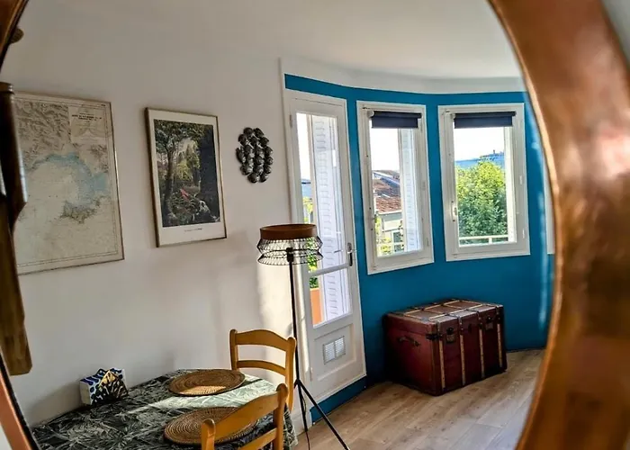 Avec Vue Panoramique En Centre-ville * Hyères