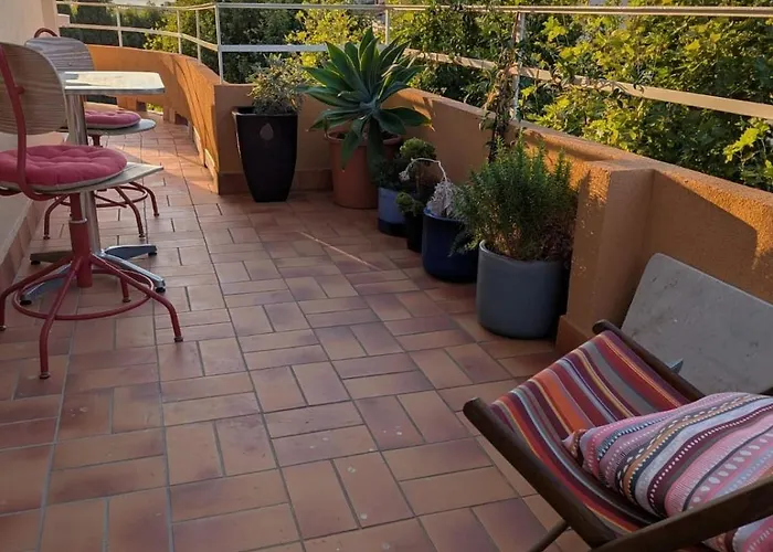 Avec Vue Panoramique En Centre-ville Hyères